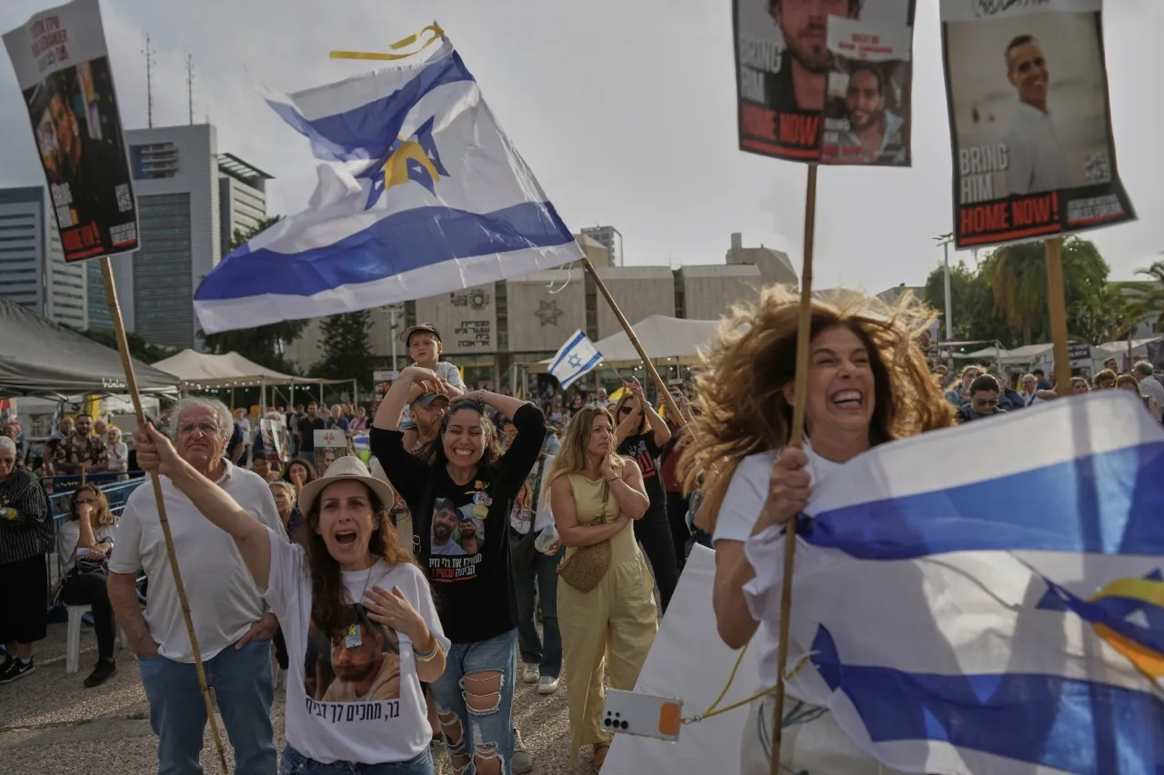 Hamás libera a rehén estadunidense-israelí