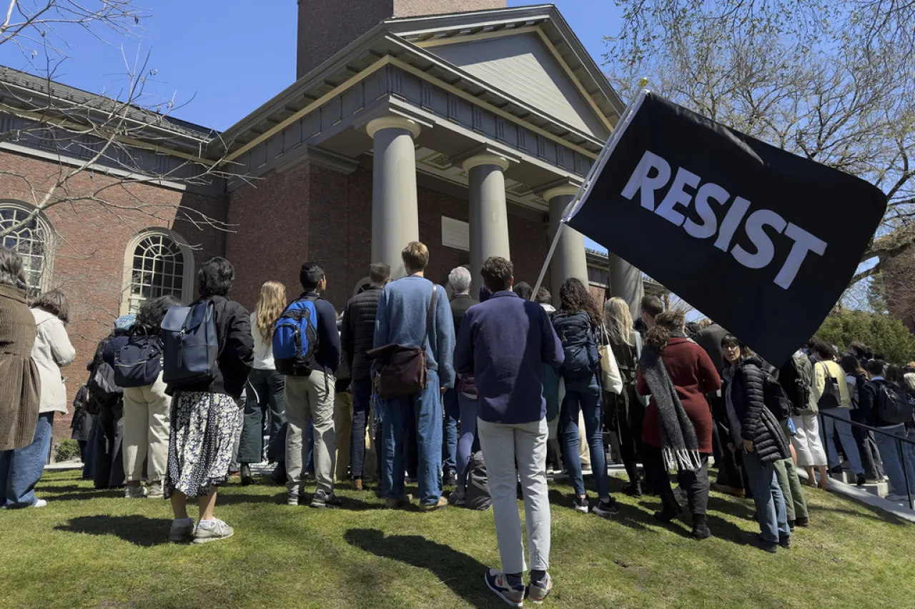 Desanima a estudiantes extranjeros políticas de Trump en EU