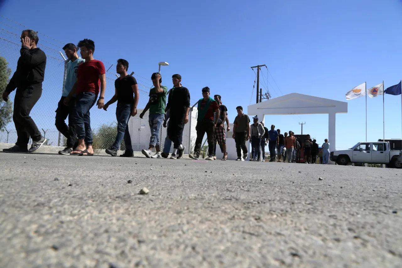 Chipre dice que Siria aceptará a sirios que intenten llegar a la isla en barco