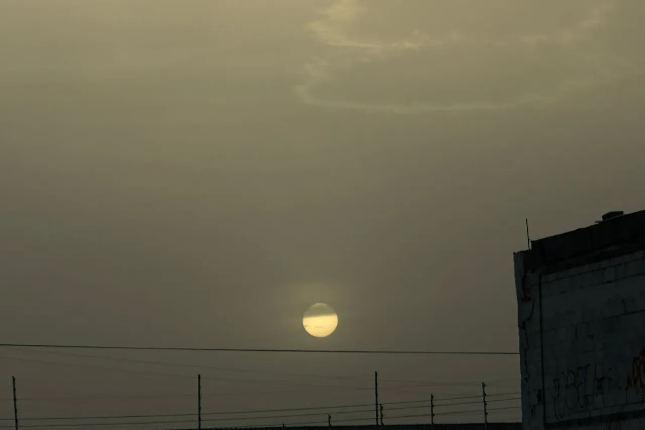 Juárez se tiñe gris por tolvaneras
