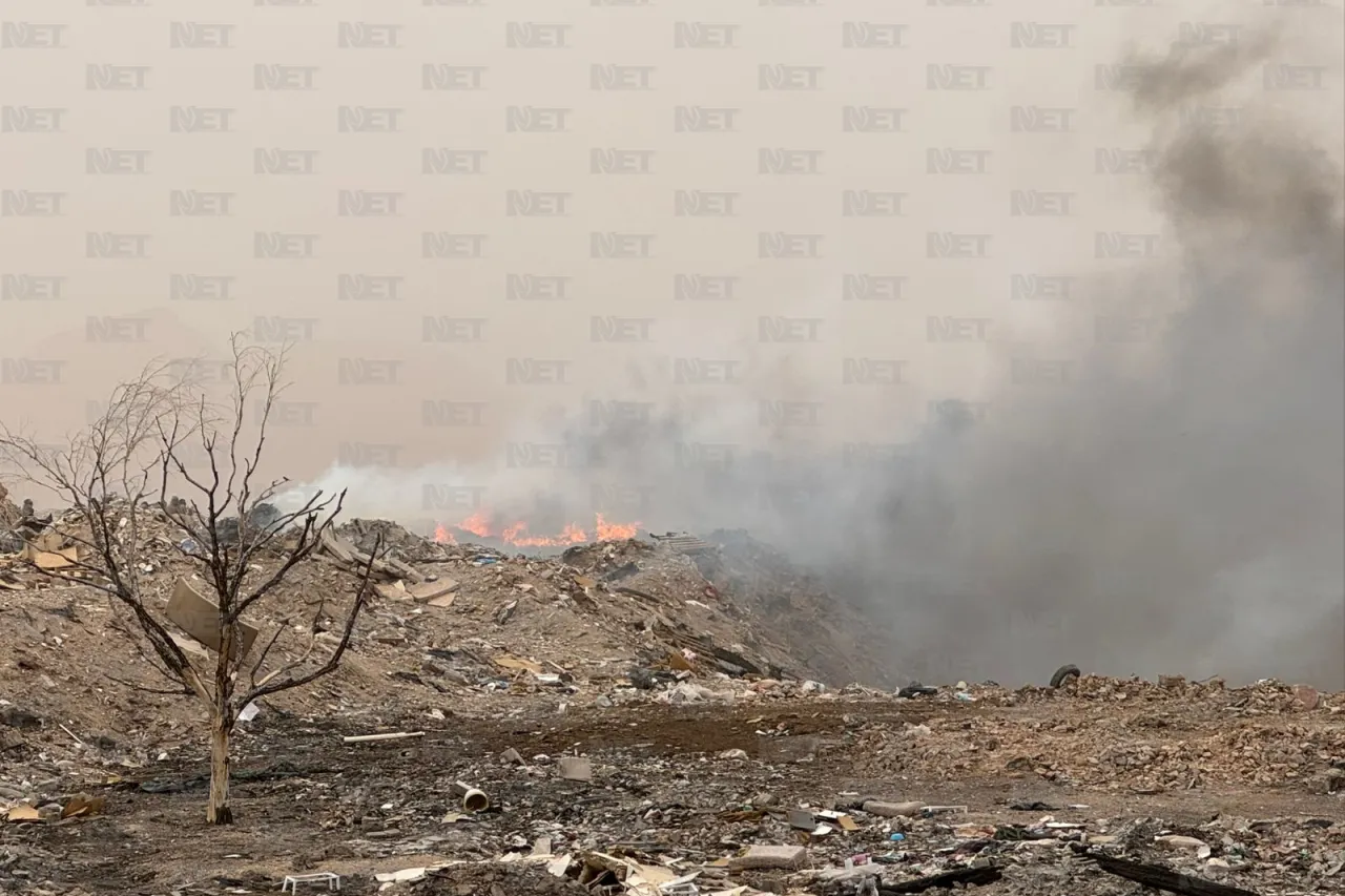 Arde basura y material reciclado en los Kilómetros