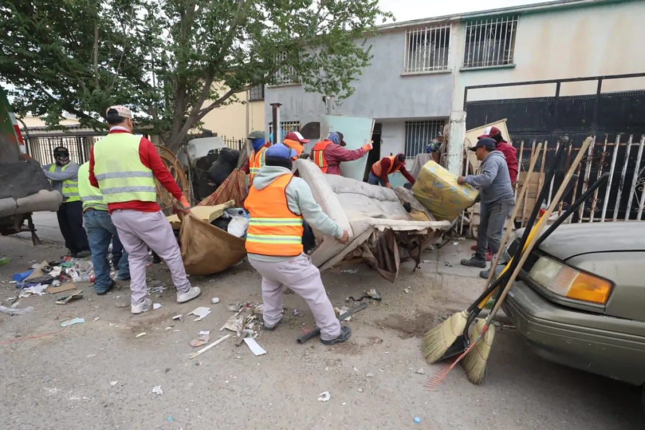 Multan a vecino por acumulación de basura en Infonavit Tecnológico