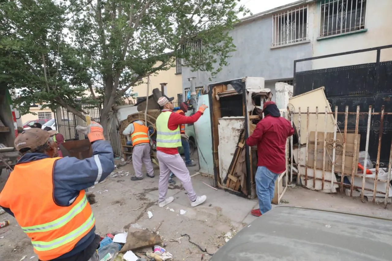 Multan a vecino por acumulación de basura en Infonavit Tecnológico