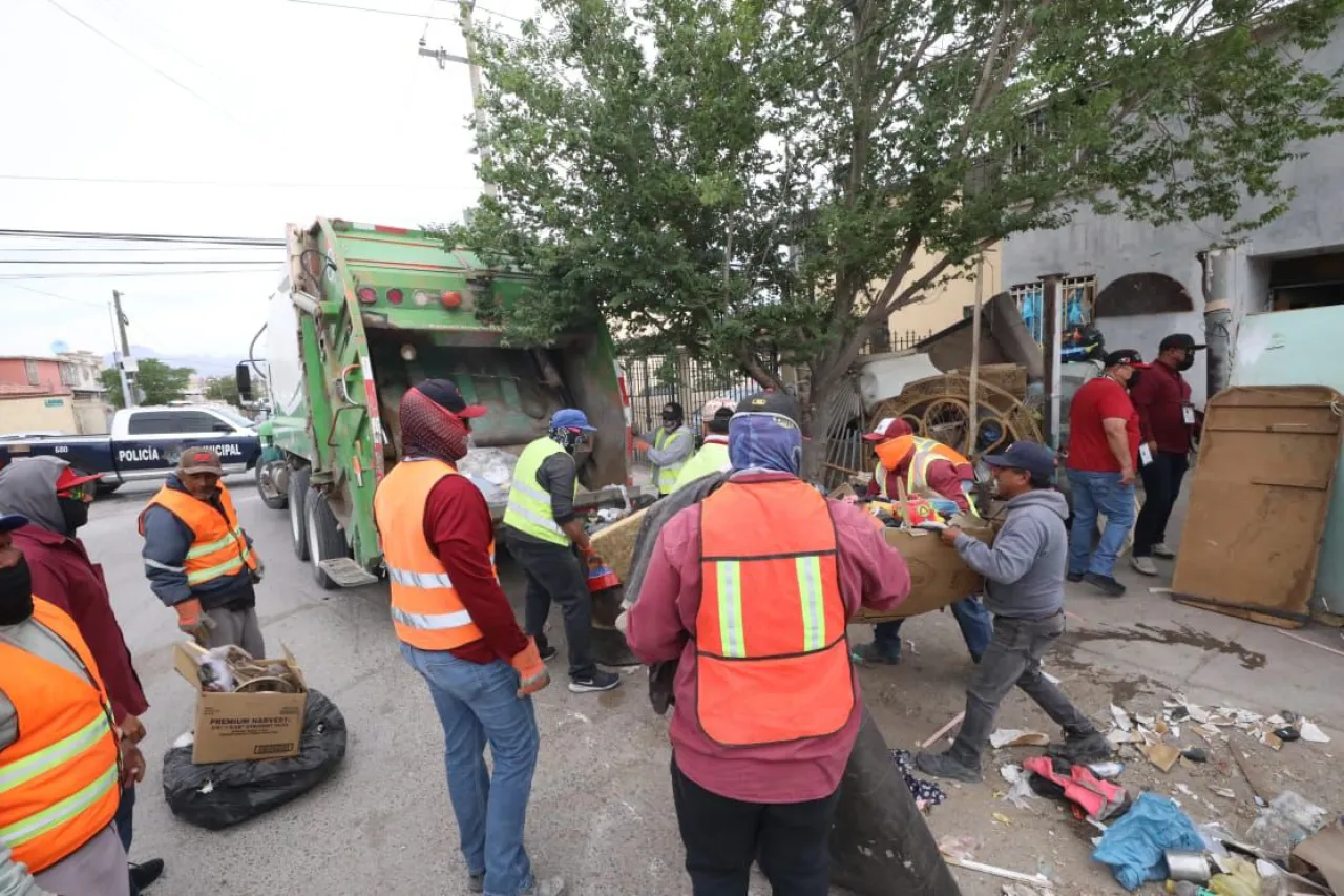 Multan a vecino por acumulación de basura en Infonavit Tecnológico