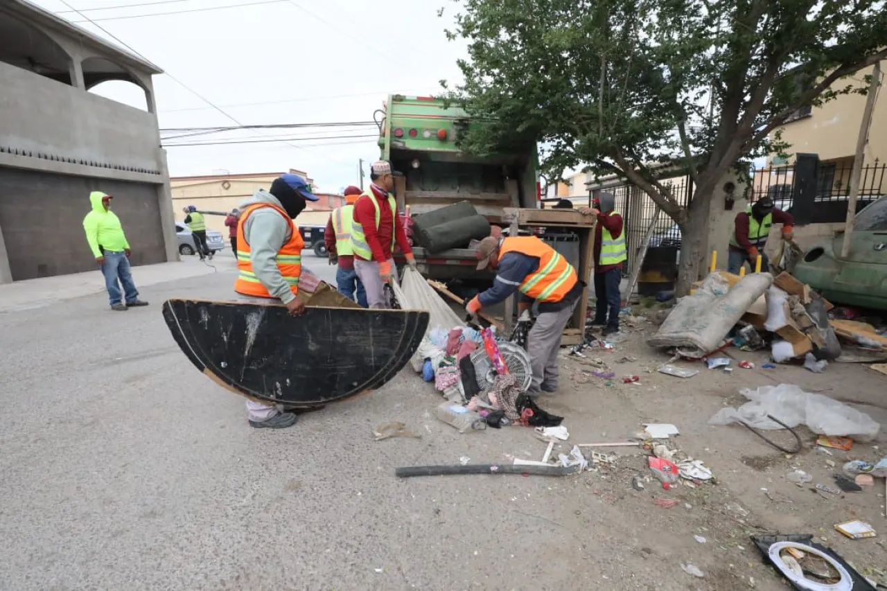 Multan a vecino por acumulación de basura en Infonavit Tecnológico
