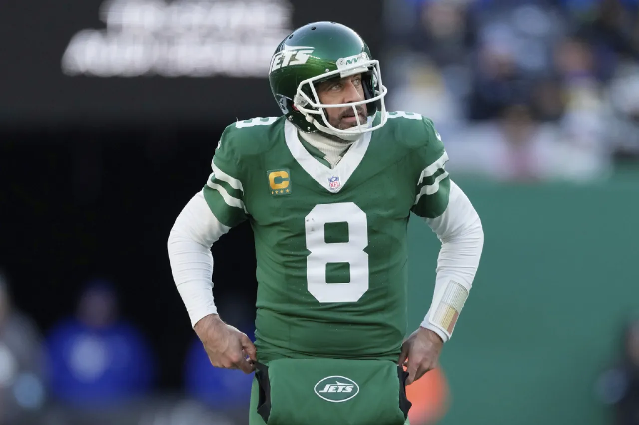 Firman Steelers a Aaron Rodgers