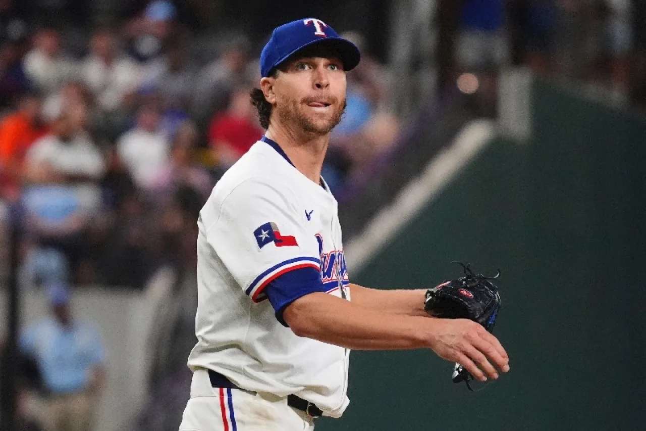 DeGrom tira ocho entradas en victoria de Rangers sobre Astros