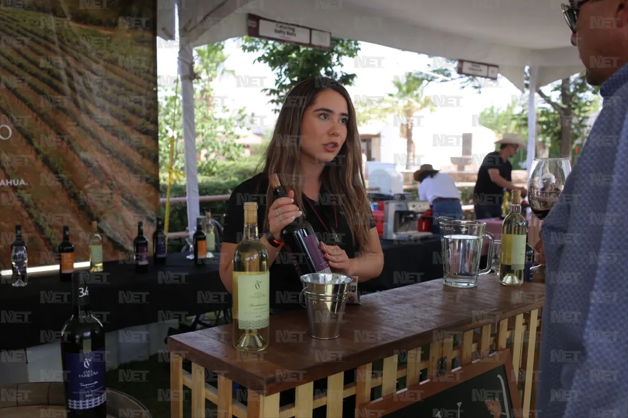 Acude alcalde Pérez Cuéllar a evento de proveedores de vino