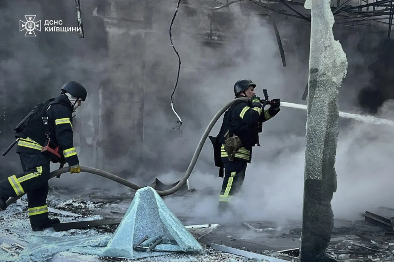 Lanza Rusia uno de sus mayores ataques con drones en Ucrania
