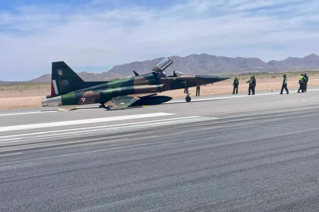 Avión de combate sufre accidente en aeropuerto de Chihuahua