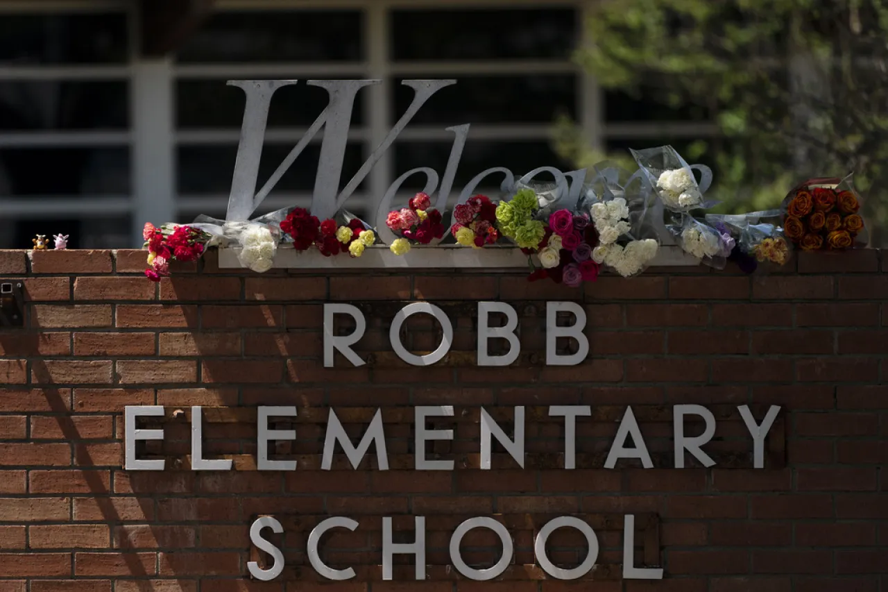 Texas aprueba reforma policial para tiroteos escolares