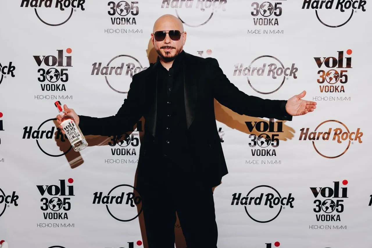 El cantante 'Pitbull' abrirá una escuela en México