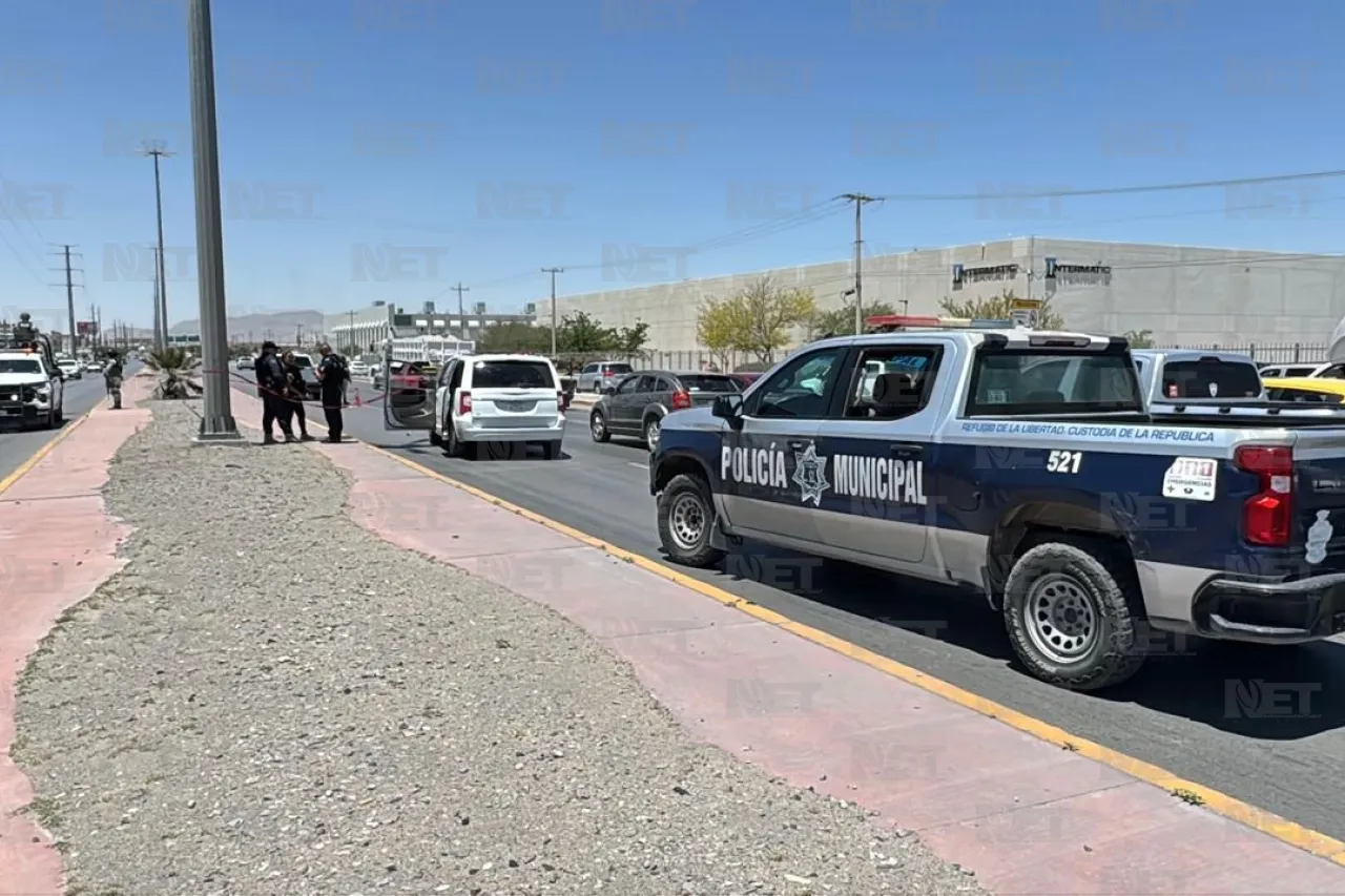 Lo atacan a tiros a bordo de su vehículo en el bulevar Independencia