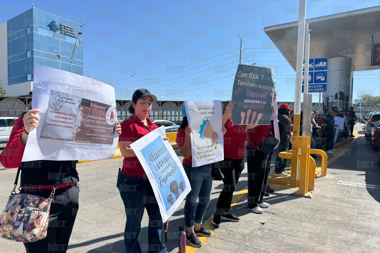 Toman maestros el puente Zaragoza en protesta por la Ley Issste