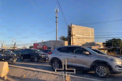 Largas filas en los cruces internacionales