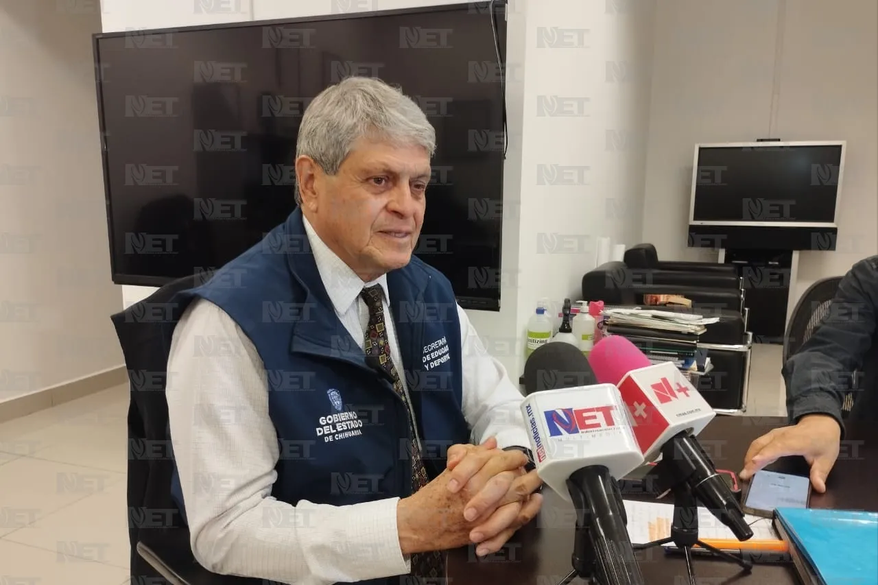 Retiraron a 100 comerciantes por vender comida chatarra afuera de escuelas