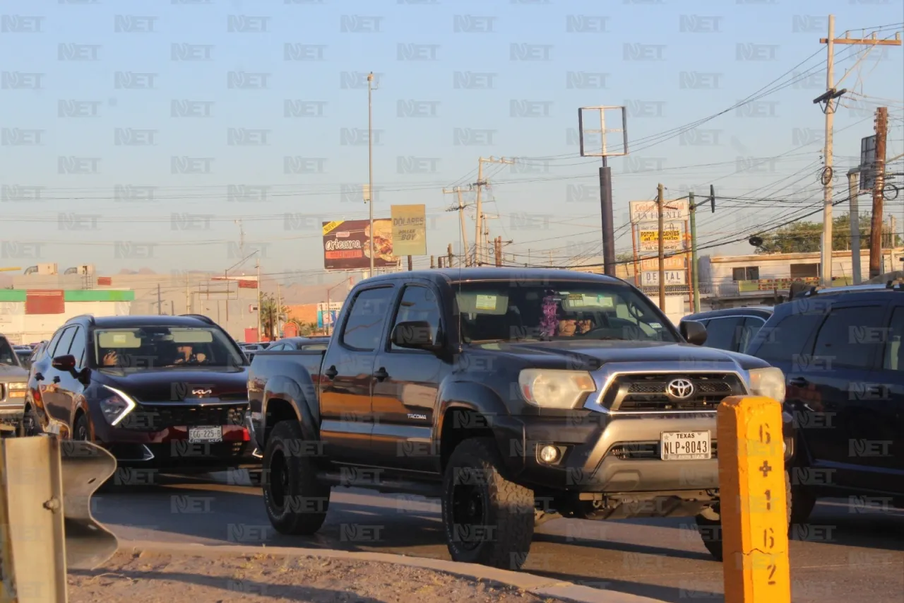 Más de una hora para cruzar a El Paso