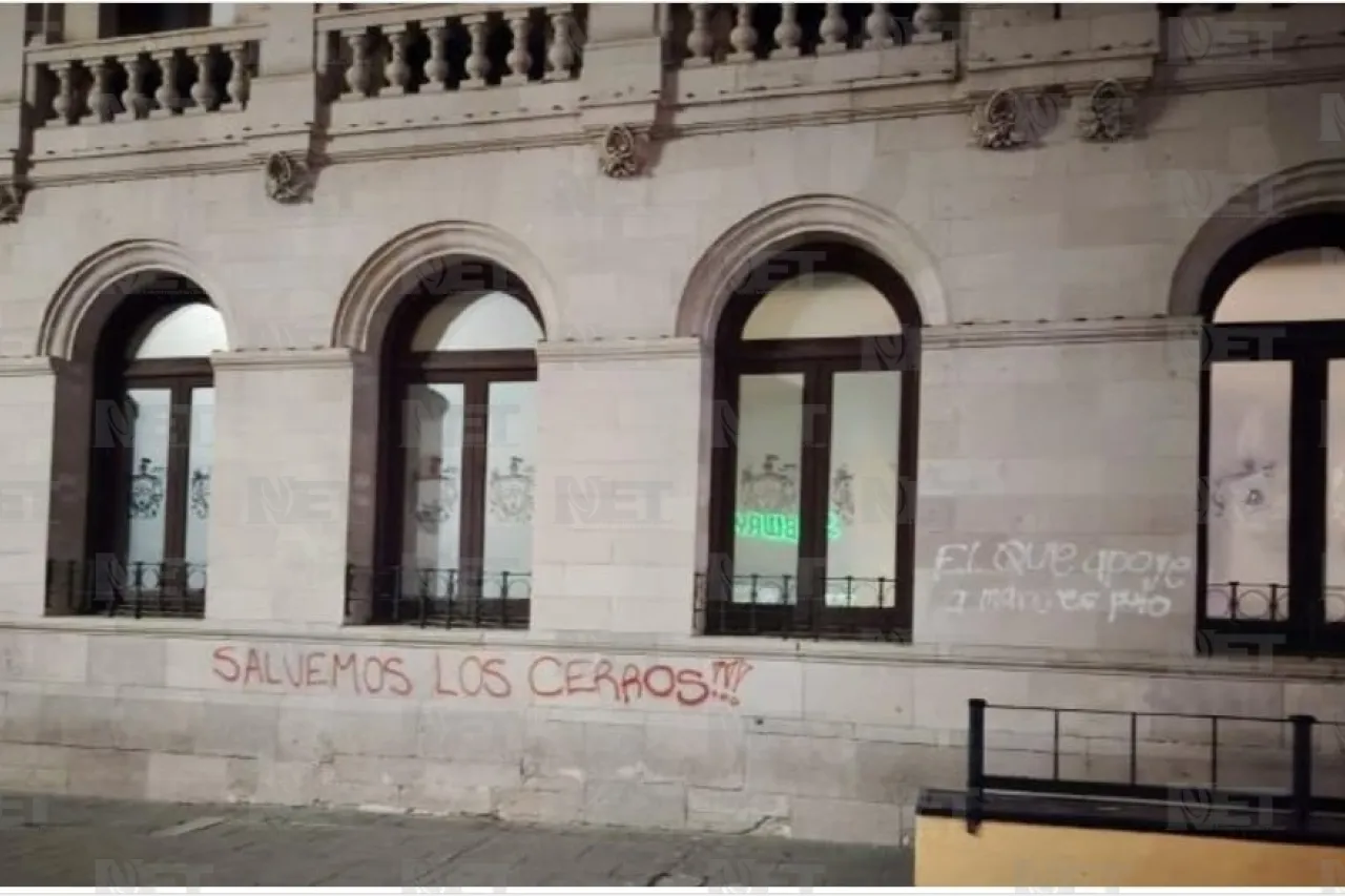 Sin cuantificar daños a Palacio por pintas de manifestantes: De la Peña
