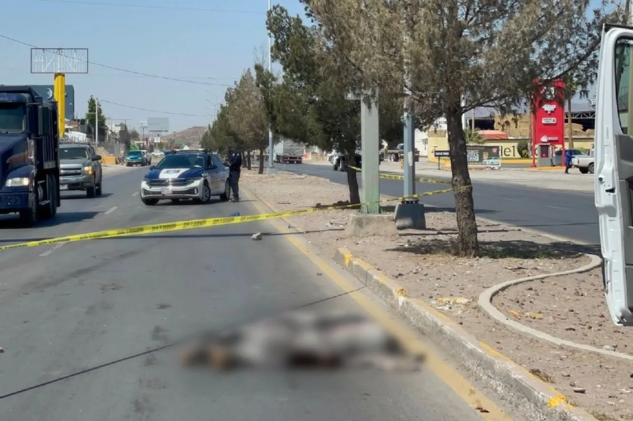 Muere hombre en situación de calle en carretera a Cuauhtémoc