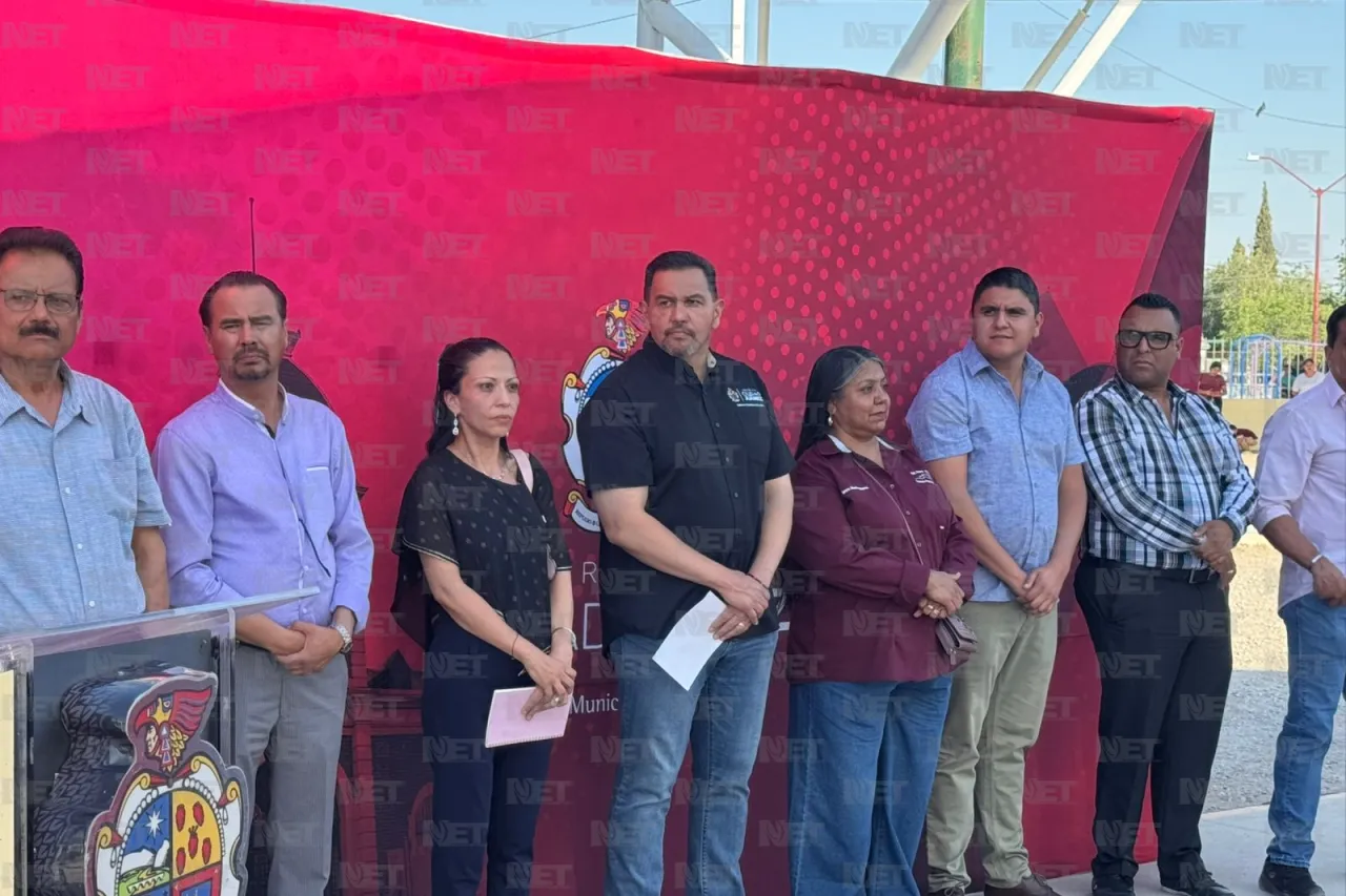 Entrega alcalde obras en escuela primaria Octavio Paz
