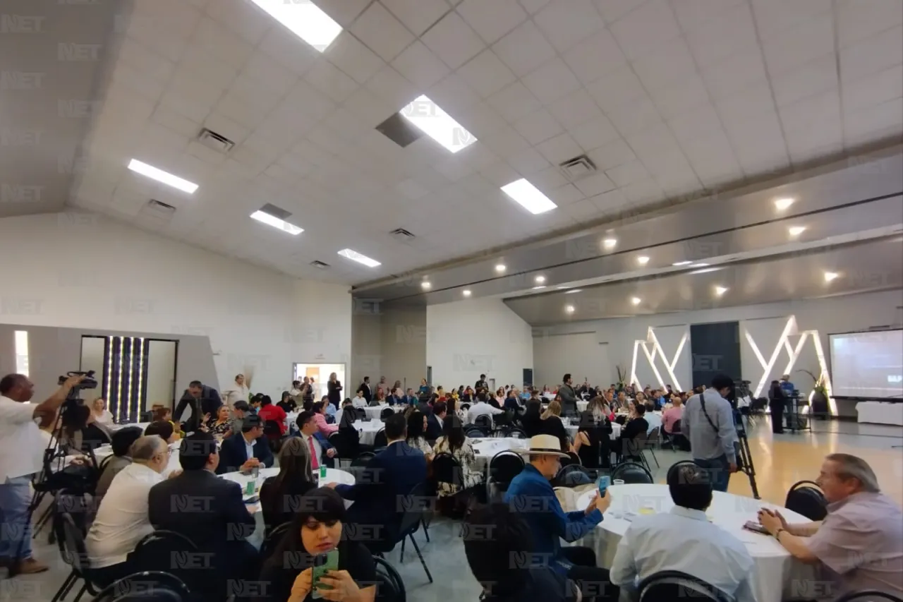 Aspirantes al Poder Judicial se presentan ante empresarios en Juárez