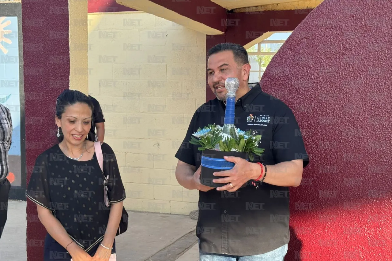 Entrega alcalde obras en escuela primaria Octavio Paz