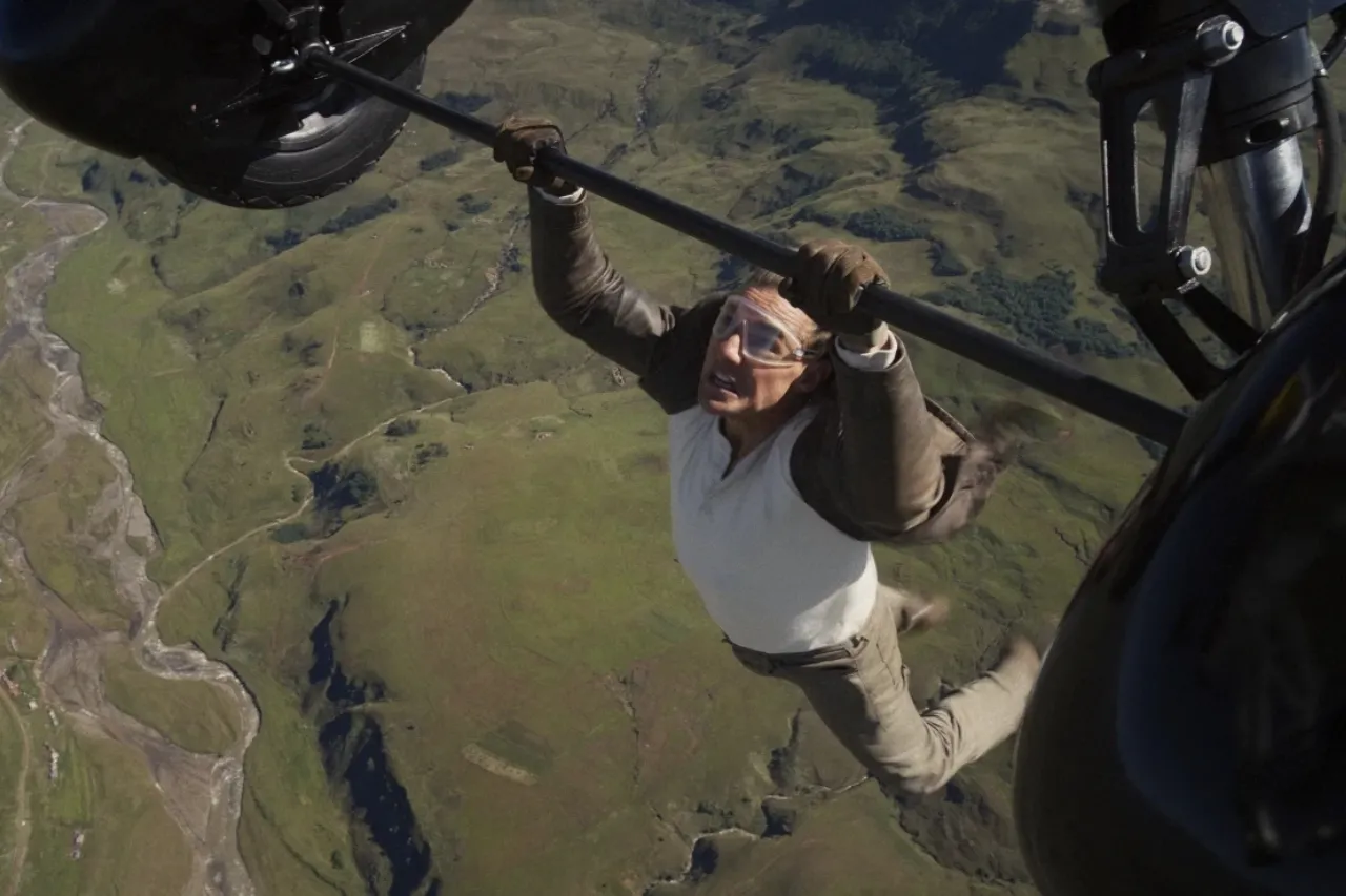 Tom Cruise se juega la vida en 'Misión: Imposible - La Sentencia Final'