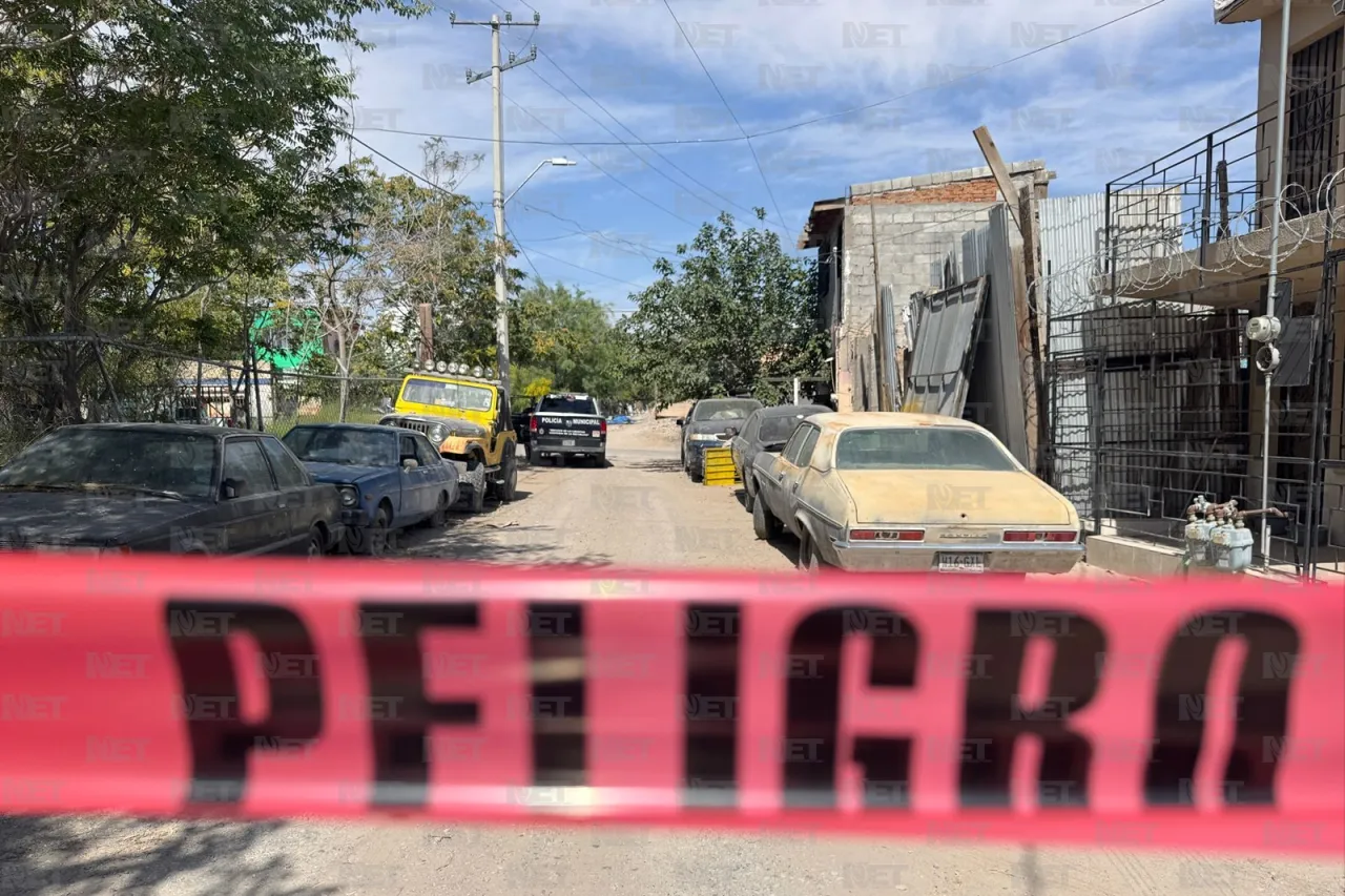 Hallan 2 cuerpos envueltos en lonas cerca de acequia en la Partido Romero