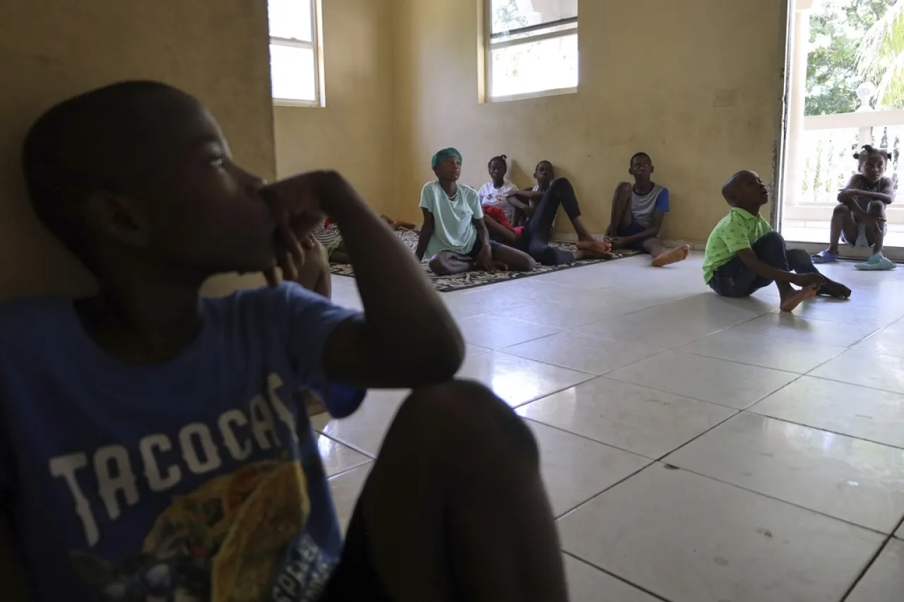 Haitianos con VIH desafían el estigma al denunciar recortes de USAID