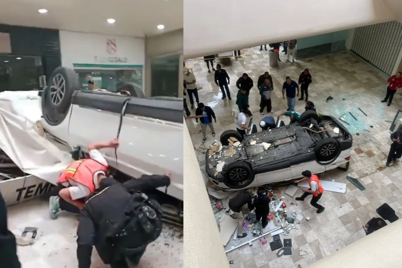 Cae auto del tercer piso del estacionamiento de un centro comercial en CDMX