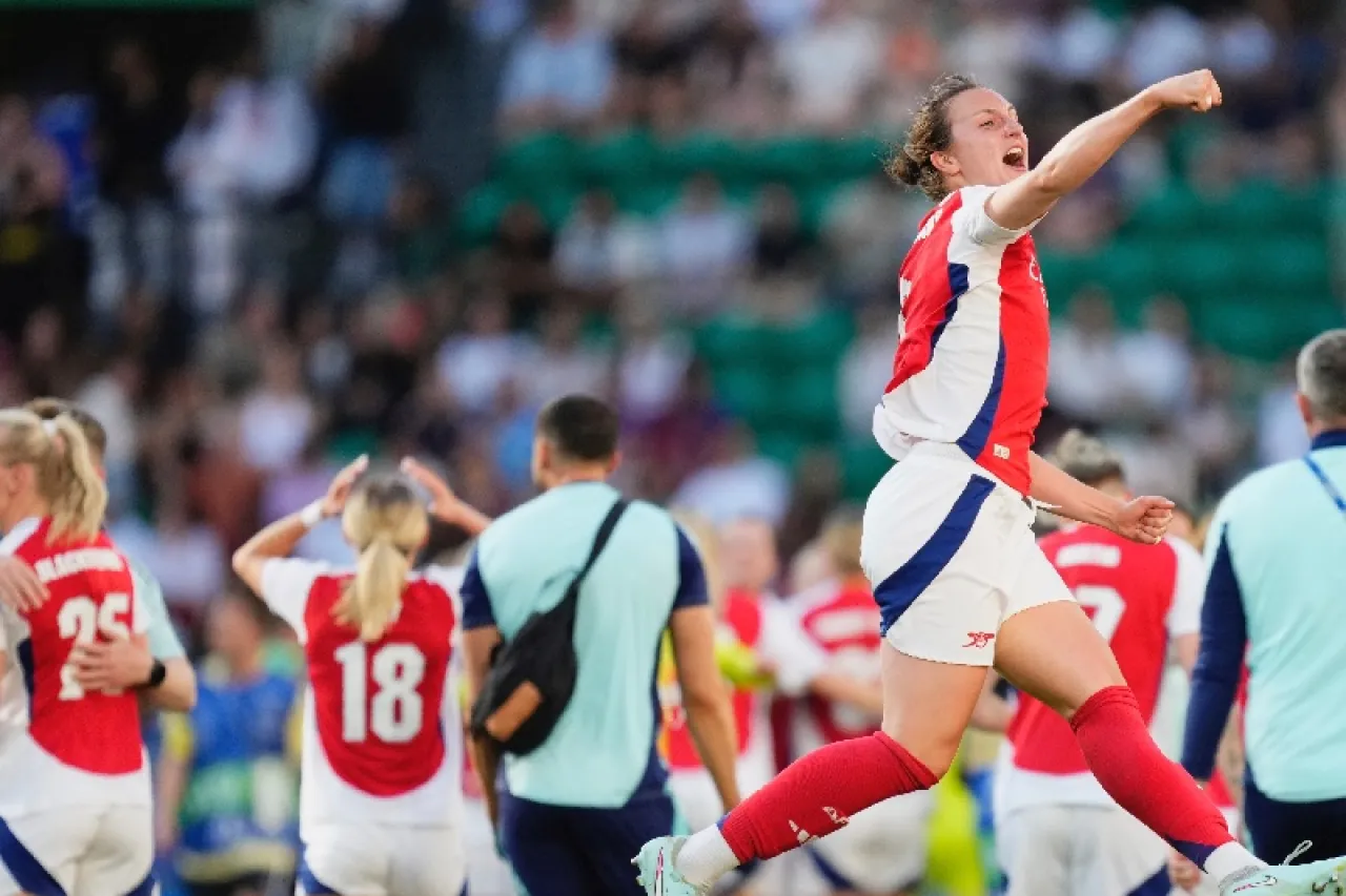 Arsenal sorprende y le 'arrebata' la Champions Femenil al Barcelona