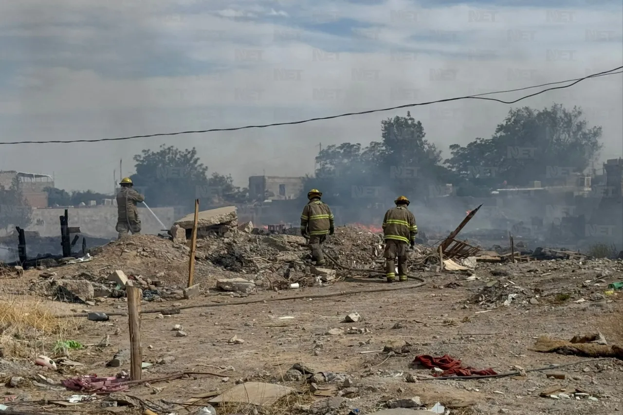 Arden casas de palets en asentamiento irregular