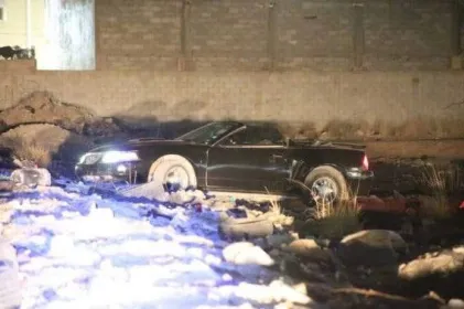 Le disparan y muere dentro de su auto en fraccionamiento Valle de Allende
