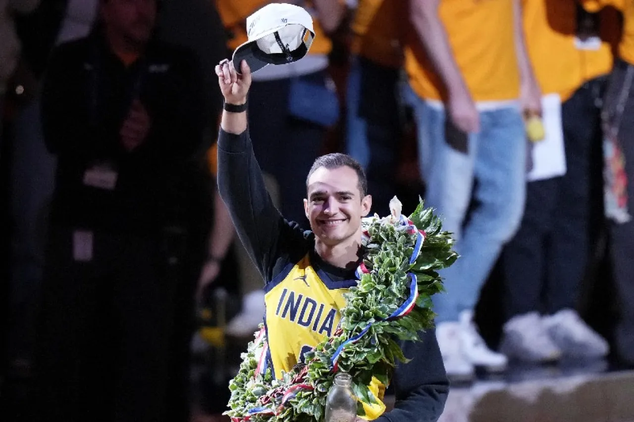 Video: Recibieron Pacers a Alex Palou tras ganar la Indy 500