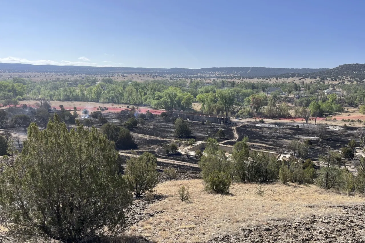 Incendio forestal daña sitio histórico en NM