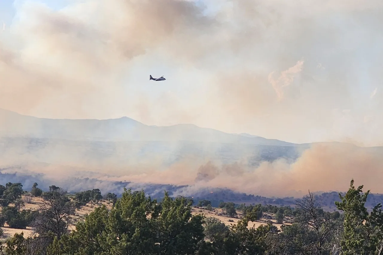Fuego cerca de Ruidoso arrasa con 140 hectáreas de bosque y pastizales