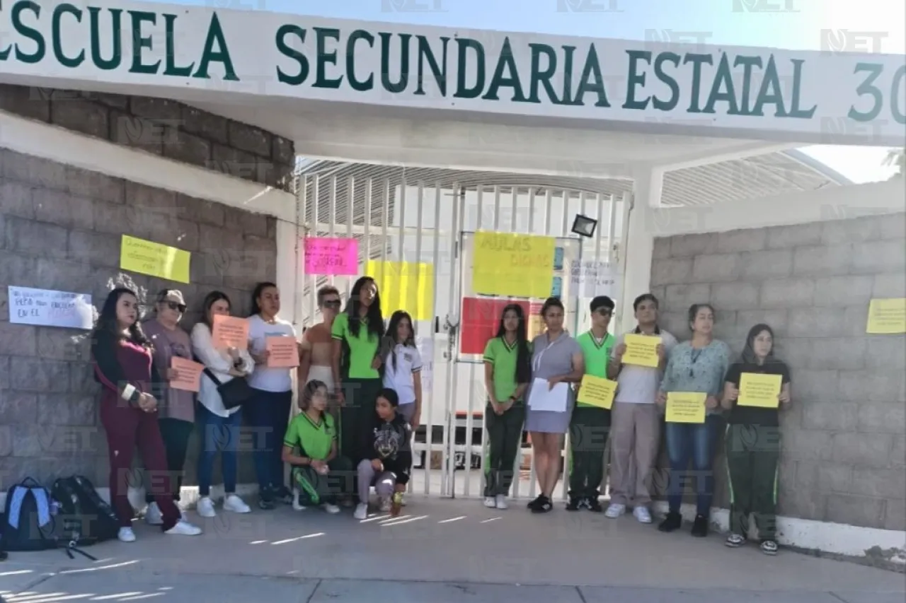 Cierran escuela por malas condiciones