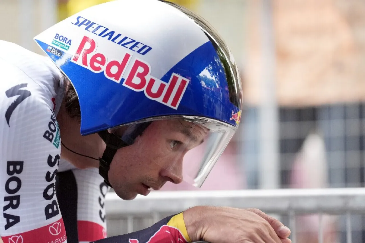 Primoz Roglic abandona Giro D'Italia tras accidente en pista mojada