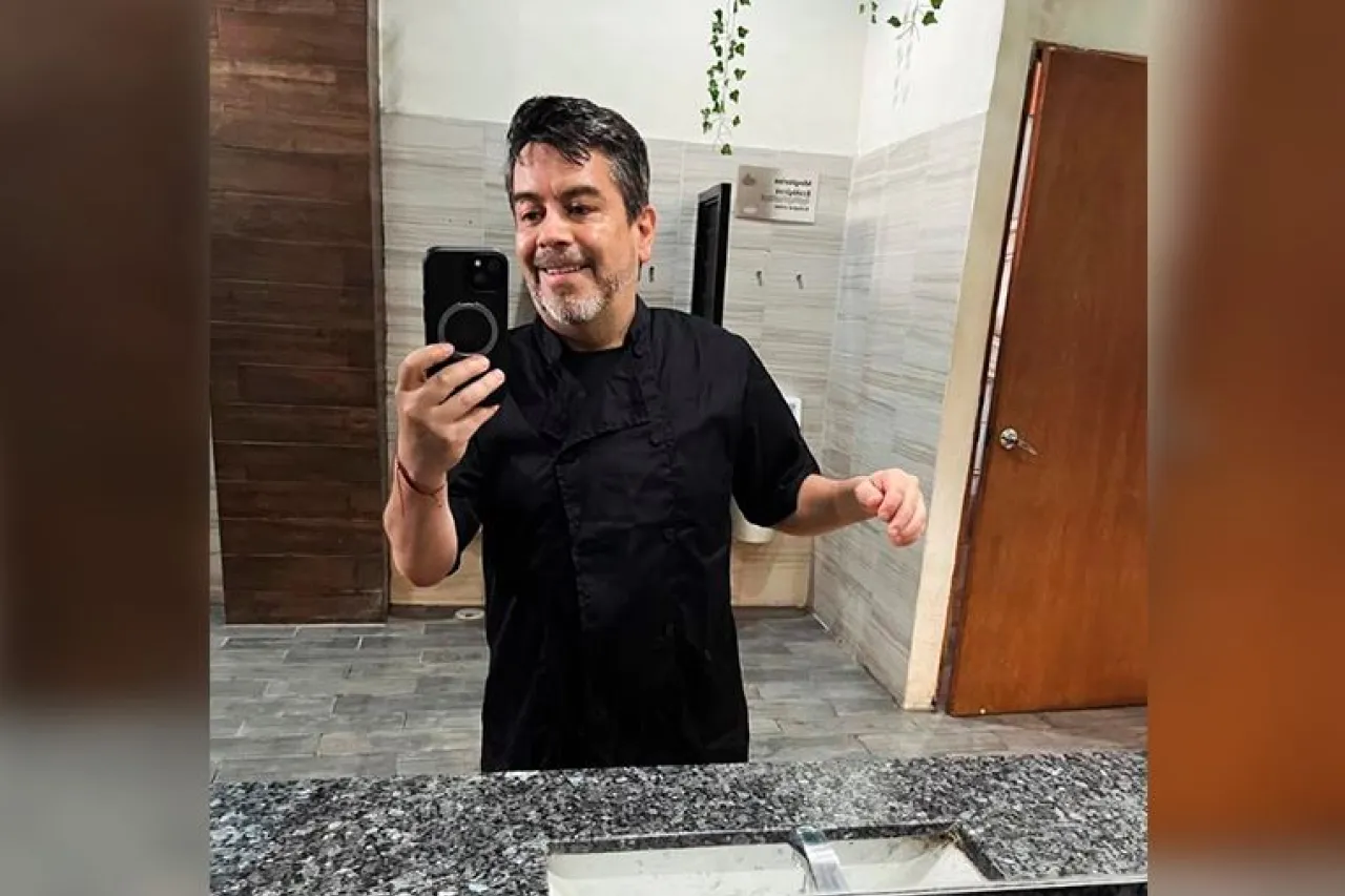 Enfrenta Carlos Espejel parálisis facial por estrés
