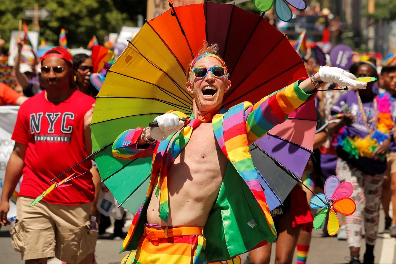 Hungría busca prohibir eventos del Orgullo LGBT+