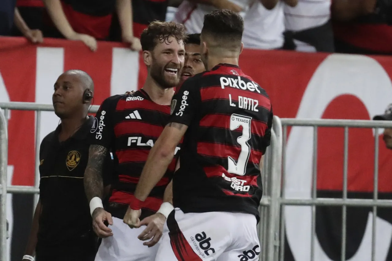 Flamengo avanza a octavos de final de Libertadores