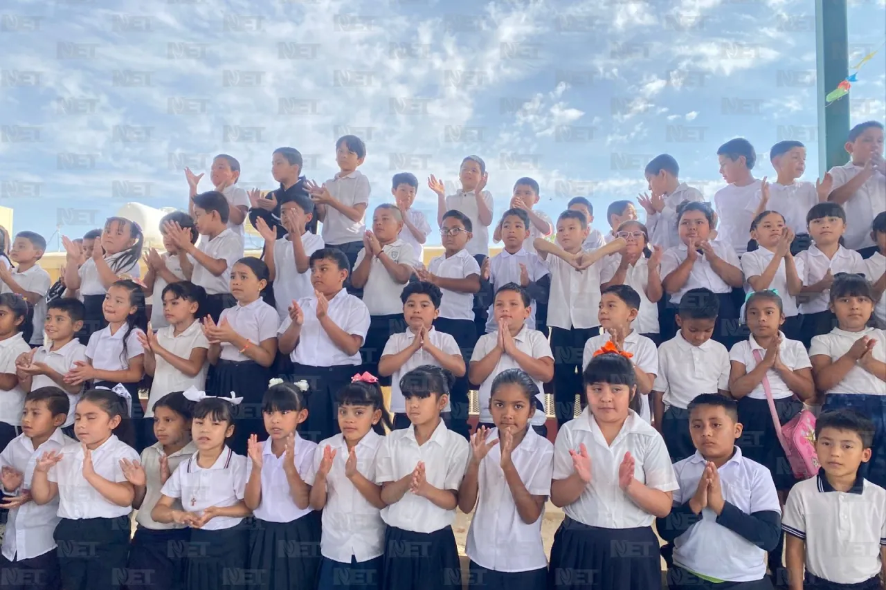 Construyen aula en la primaria Octavio Paz