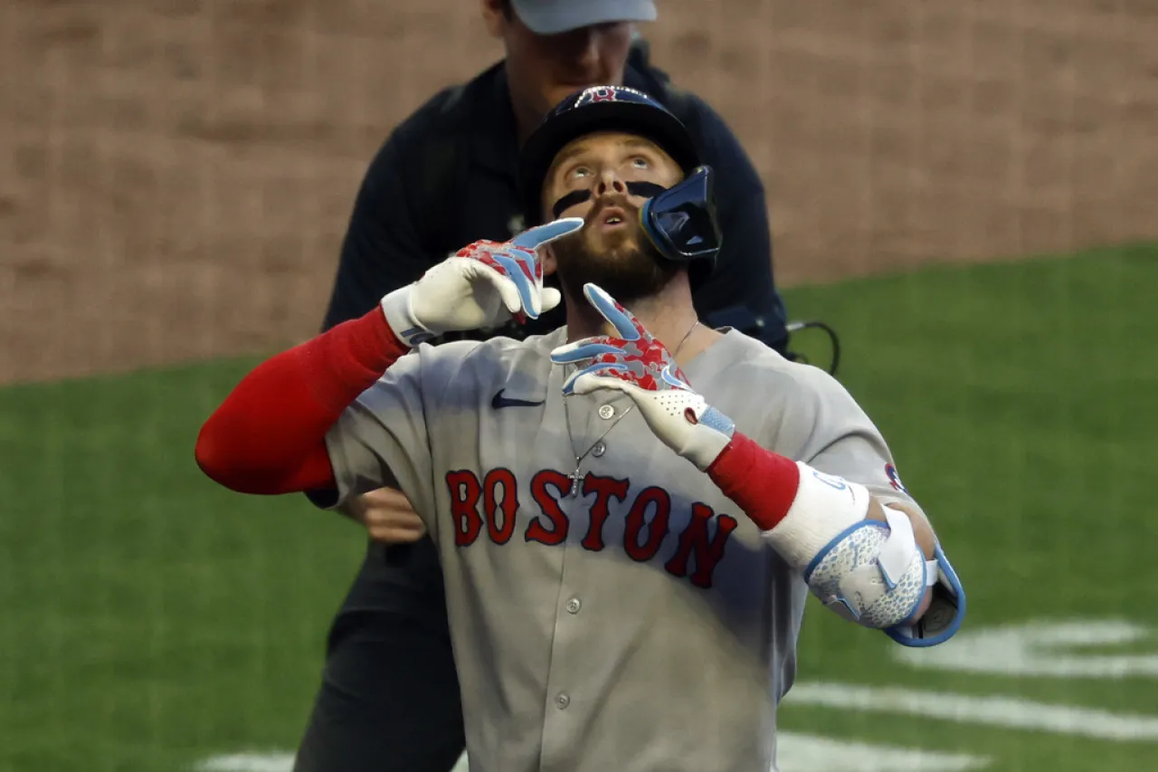 Medias Rojas cortan mala racha y vencen a Bravos