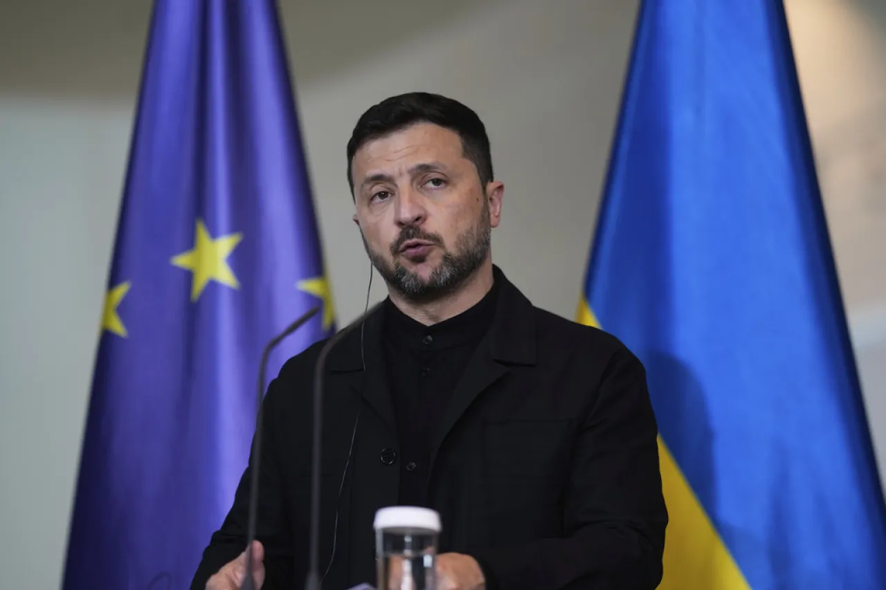 Ataques rusos matan a 2 en Ucrania; siguen dudas sobre posibles pláticas