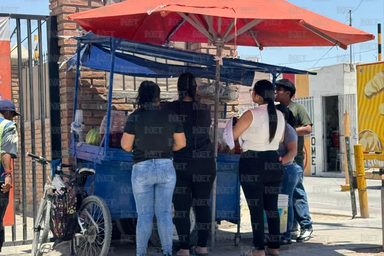 Sombrillas, gorros y aguas frescas: así enfrenta Juárez el calor