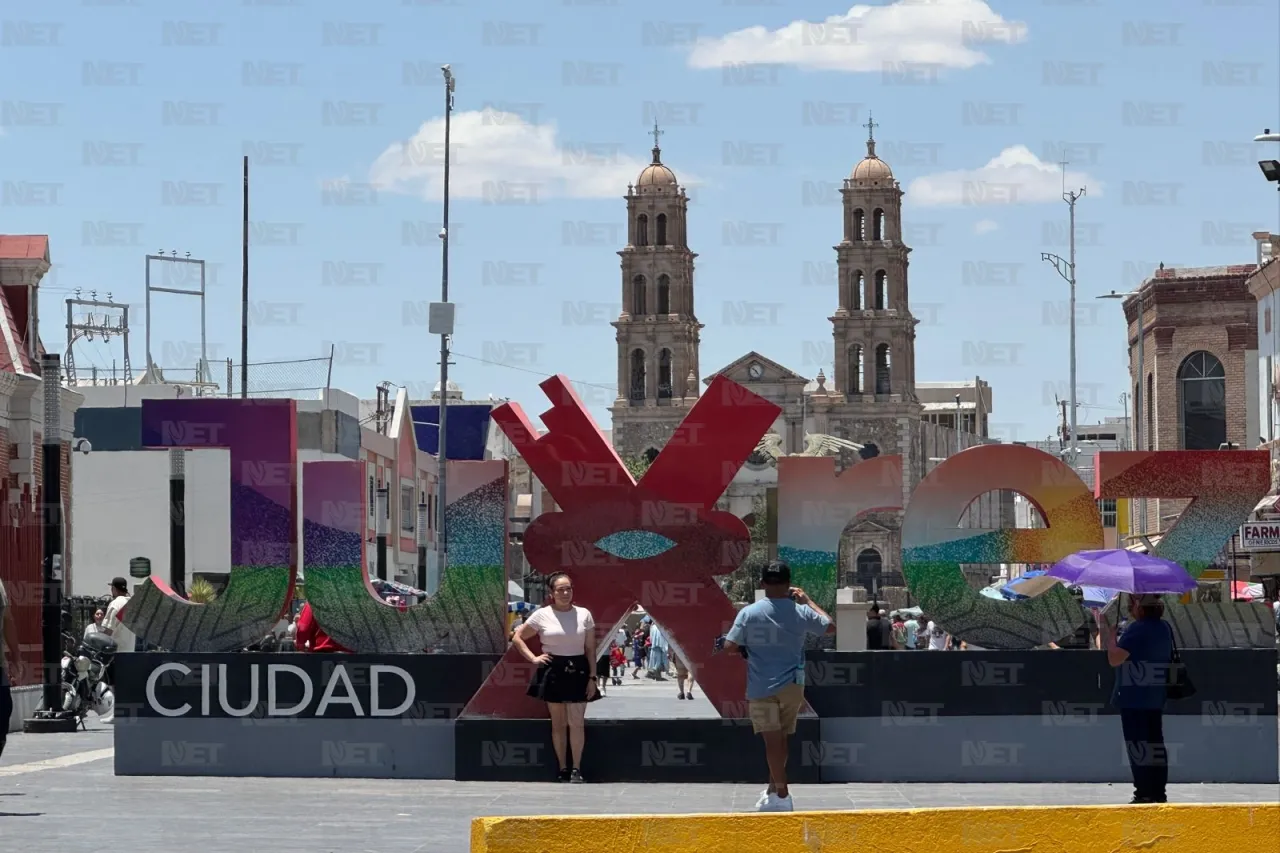 Sombrillas, gorros y aguas frescas: así enfrenta Juárez el calor