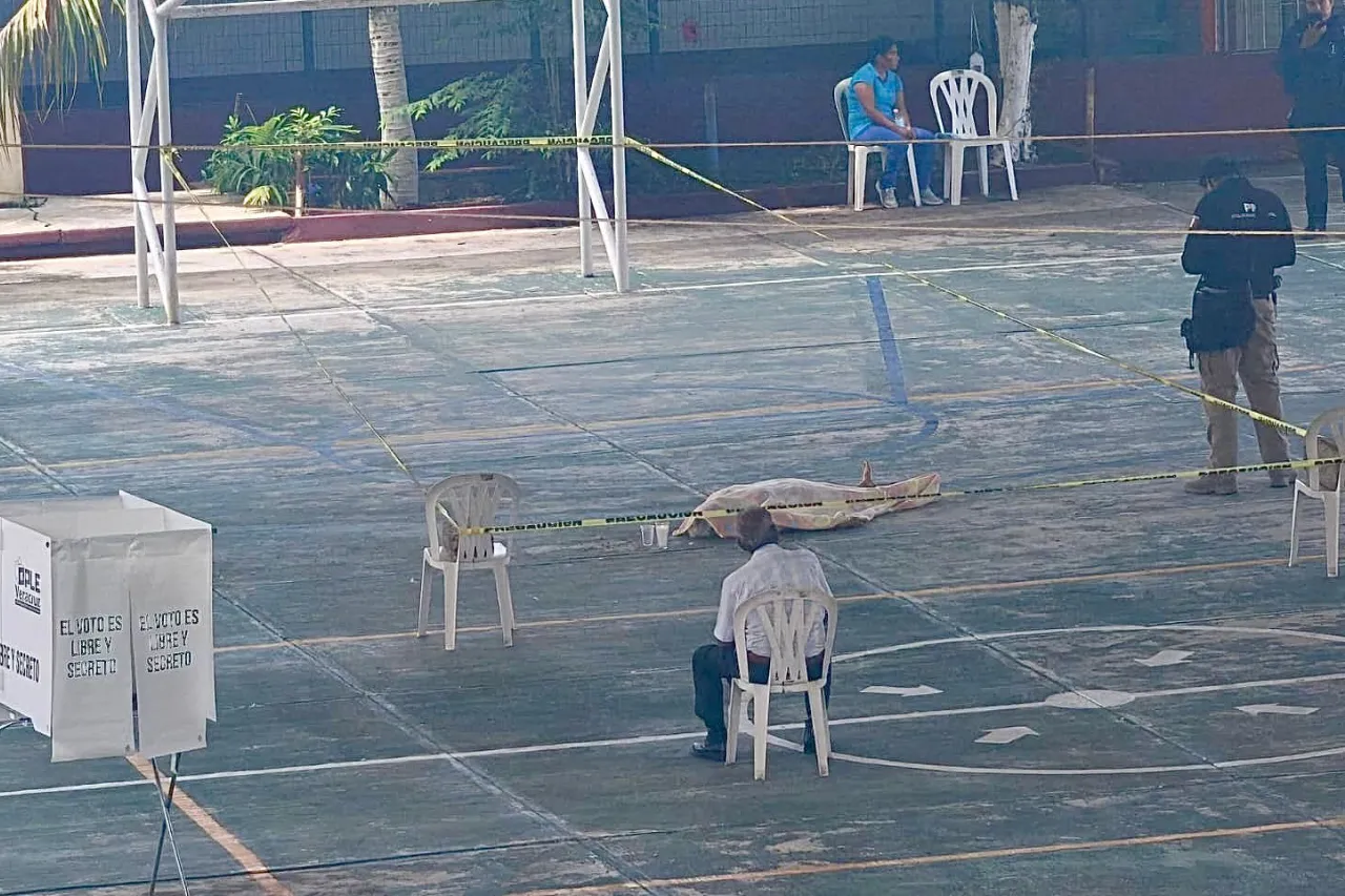 Muere adulta mayor mientras esperaba votar en elección judicial en Veracruz