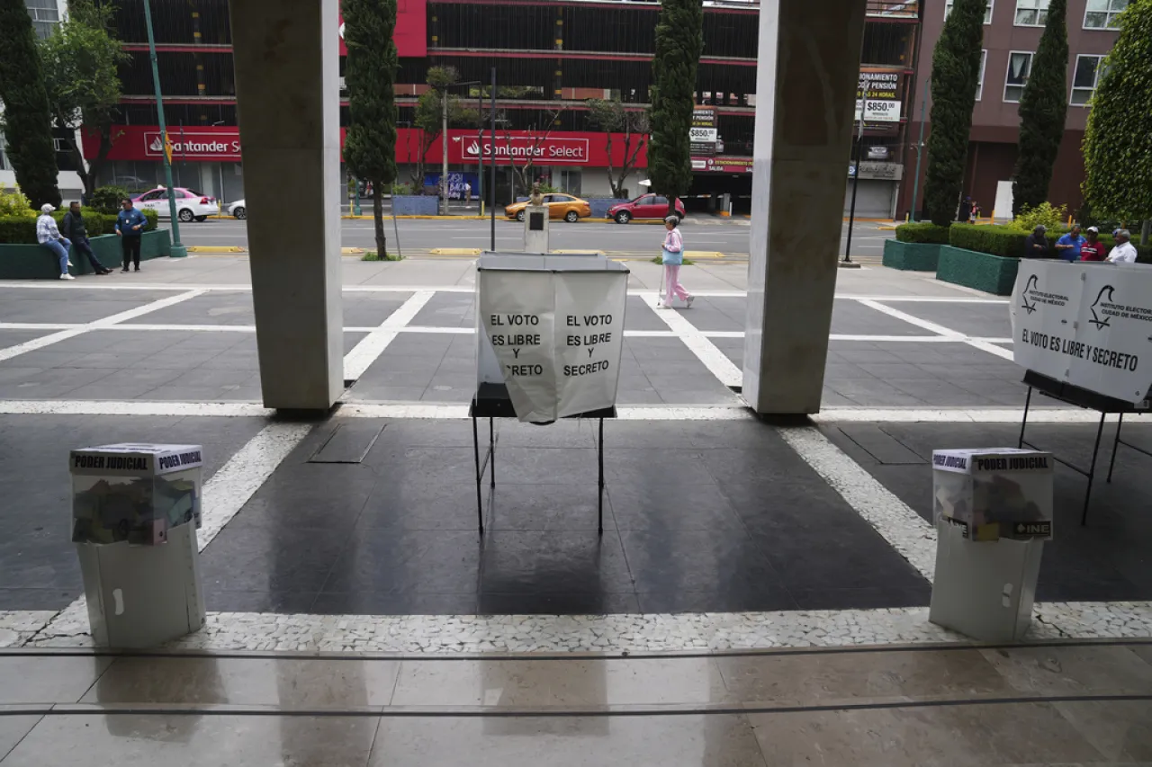 Dudas, desconocimiento de candidatos y líos al votar; México elige a sus jueces