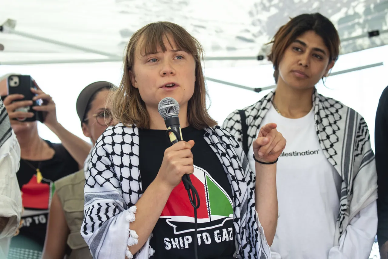 Activista Greta Thunberg se une a barco de ayuda rumbo a Gaza