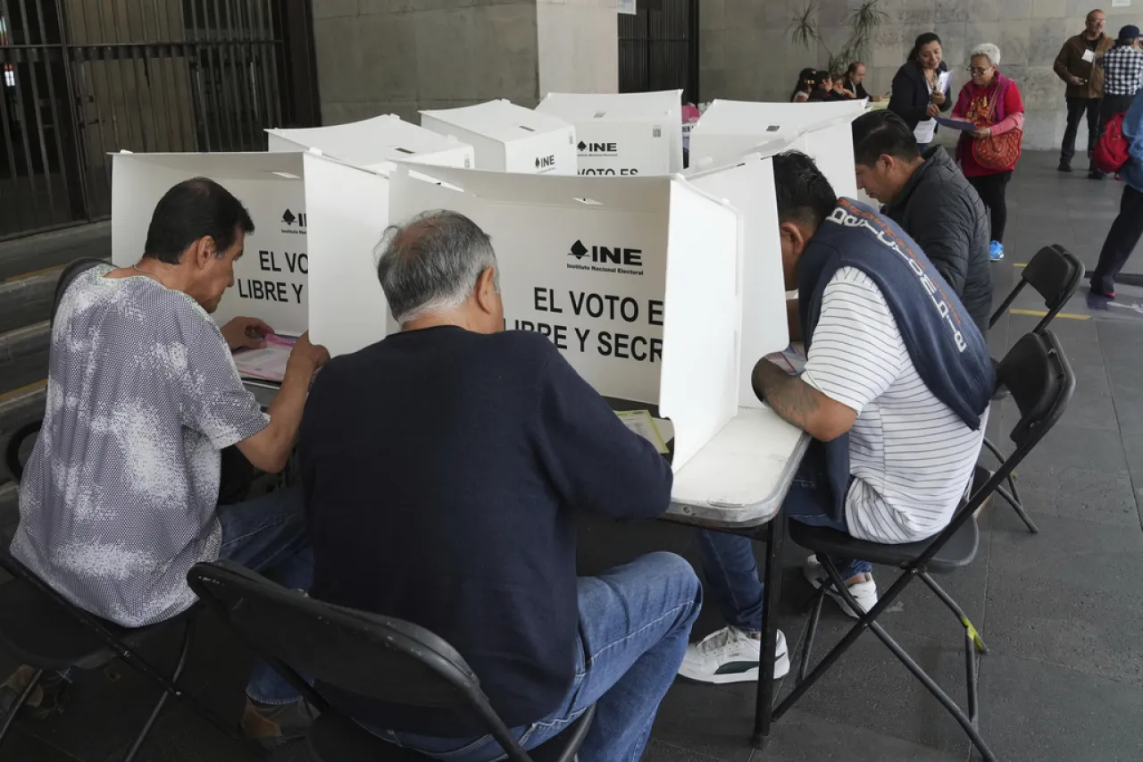 Dudas, desconocimiento de candidatos y líos al votar; México elige a sus jueces